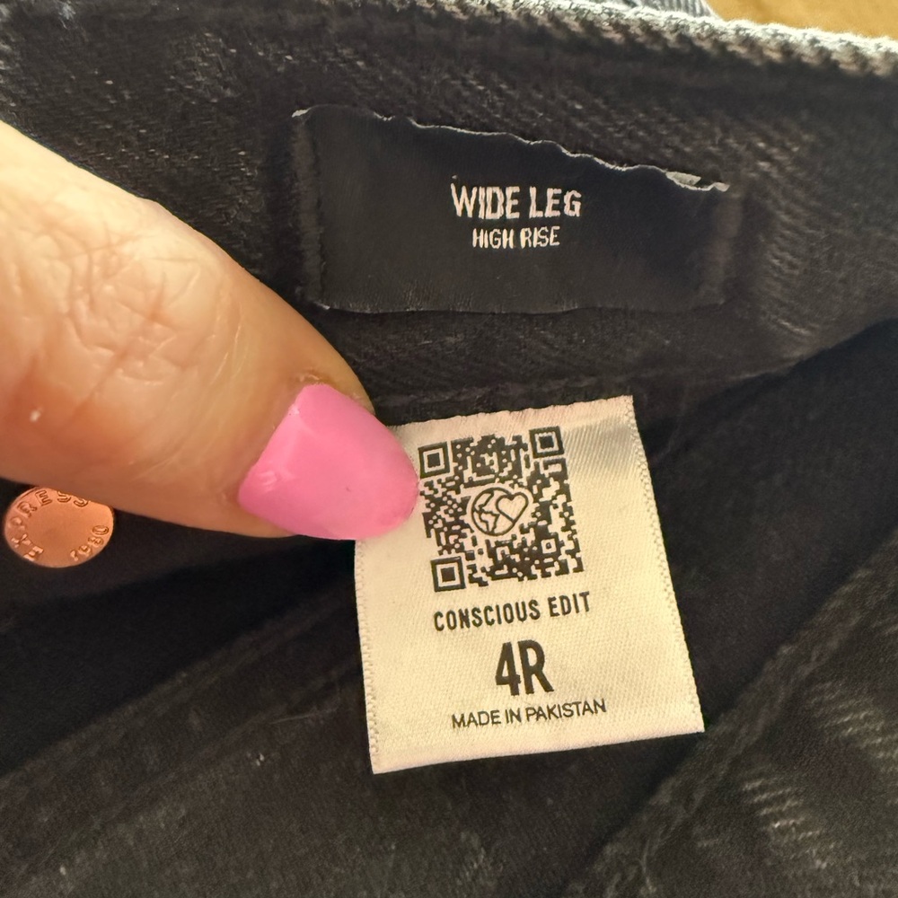 EXPRESS Women’s High Waisted Washed Black Wide Leg Jean Size:4R Brand New w/tags - Picture 8 of 14